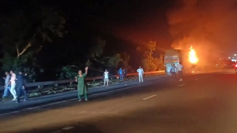 1200-675-27705158-thumbnail-16x9-busfire